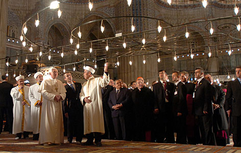 Pope: All Muslims not terrorists as all Christians not fundamentalists